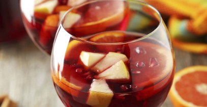 Sangria-Glasses-on-Wood-1200x628